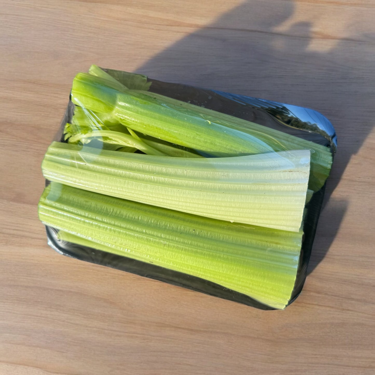 Extra Large Celery Bunch or Tray-The Village Grocer Club